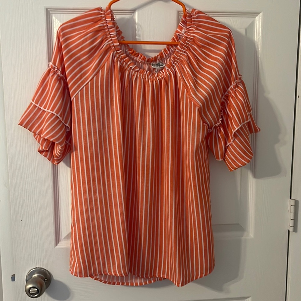 Lightweight Orange loose top. Size medium.